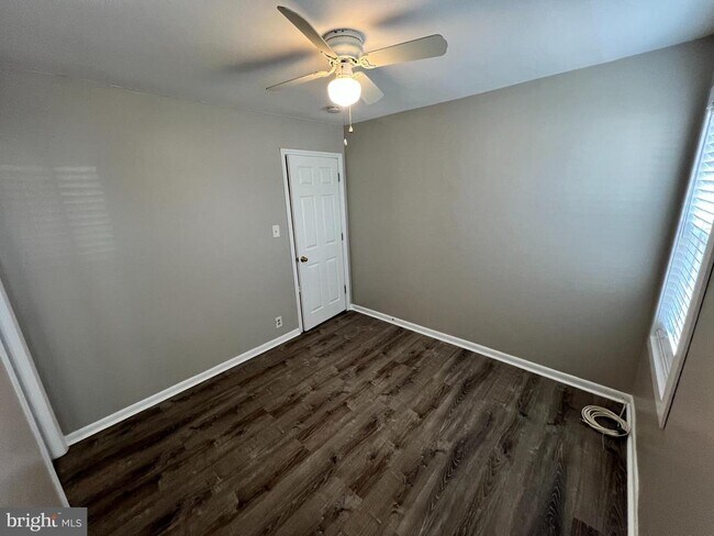 Building Photo - 220 Delsea Dr