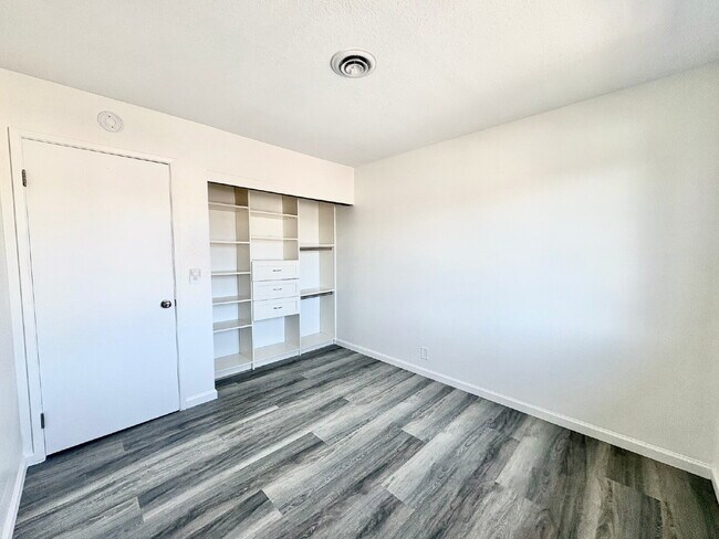 Building Photo - Spacious Single Family Home in Lakes & Birds Fremont