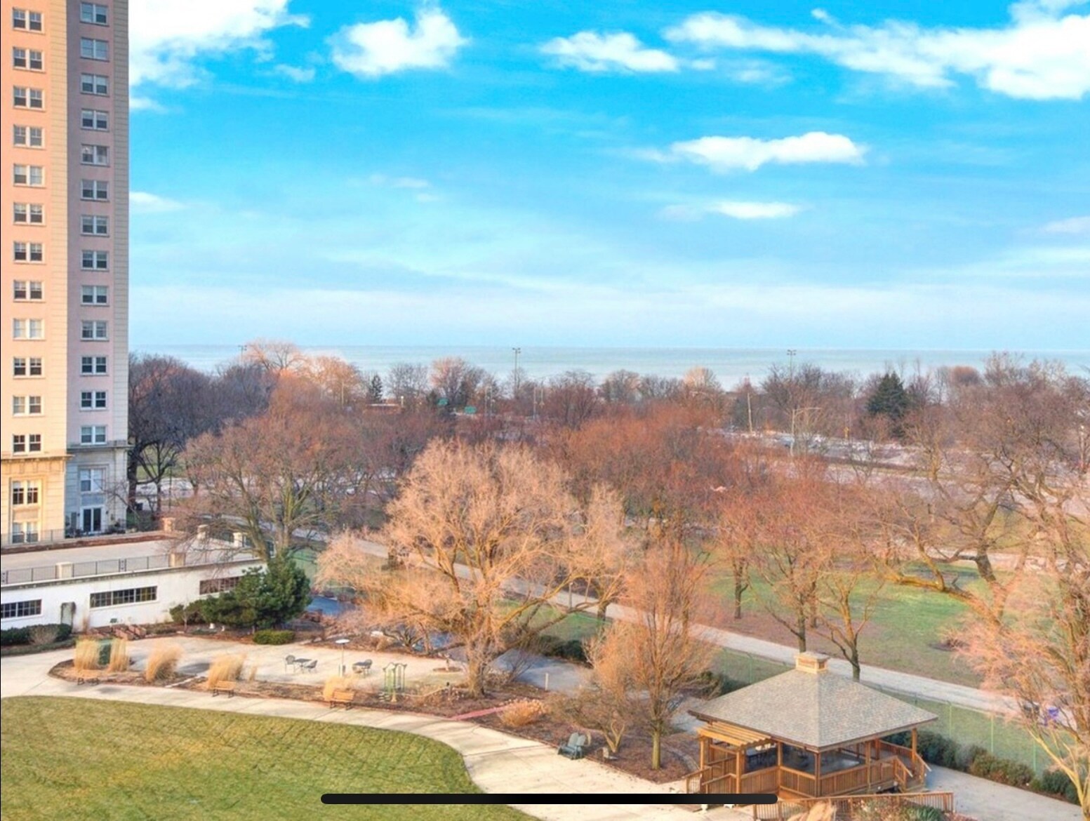 Building Photo - 5455 N Sheridan Rd