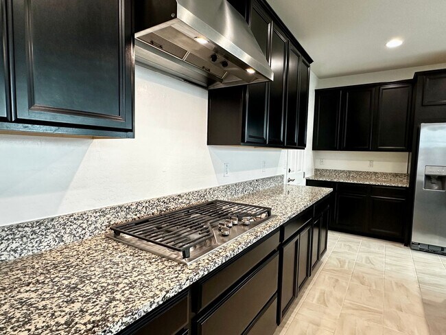 Building Photo - RECKER AND RAY MOVE IN READY 4 BEDROOM 2.5 BATHROOM HOME PERFECTLY LOCATED