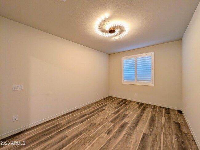 Building Photo - 5902 N 86th Dr