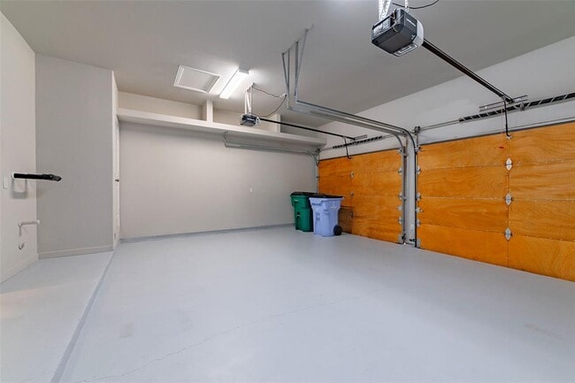 Building Photo - 206 Cartwheel Bend