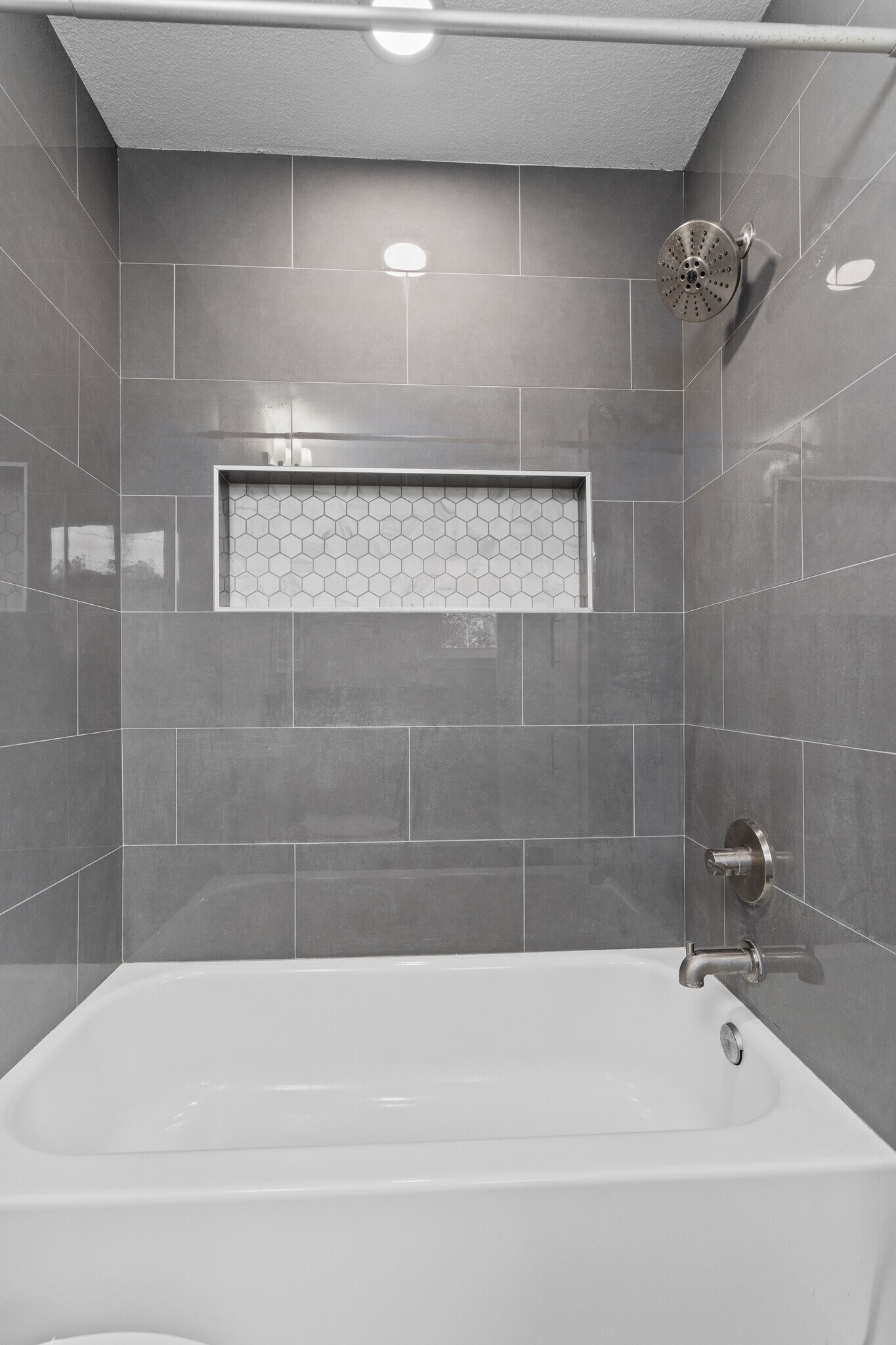 Primary bathroom - 602 Peterson St