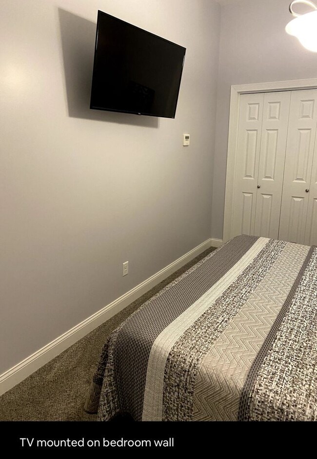 Building Photo - Experience the Lofts Collective