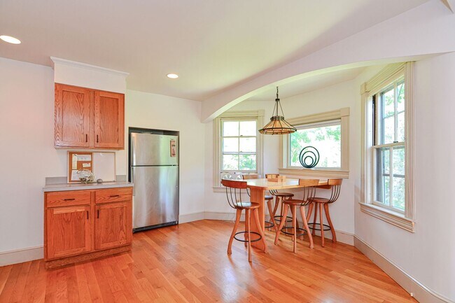 Building Photo - 16 Oakes Ln
