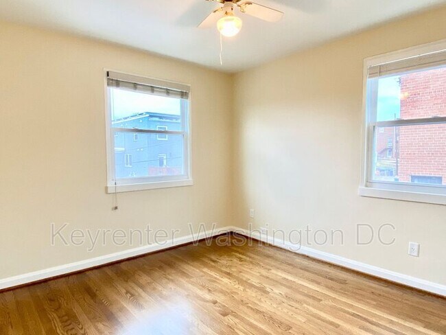 Building Photo - 5514 Chillum Pl NE