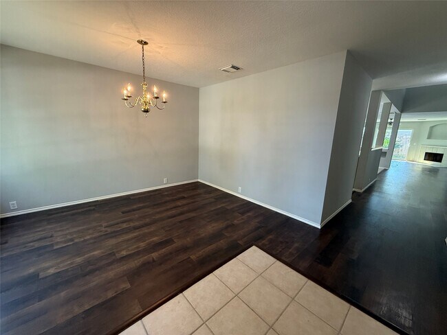 Building Photo - 4822 Russet Trail Ct