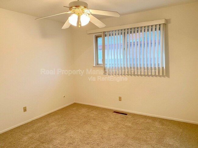 Building Photo - 1055 W Fremont Ave