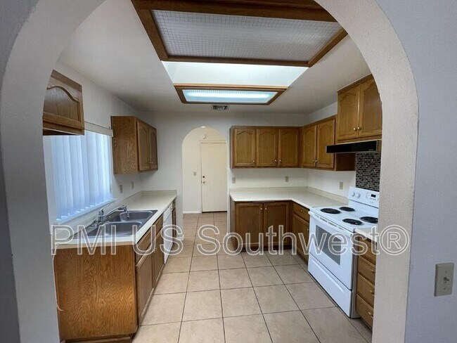 Building Photo - 3371 Sharon Ln