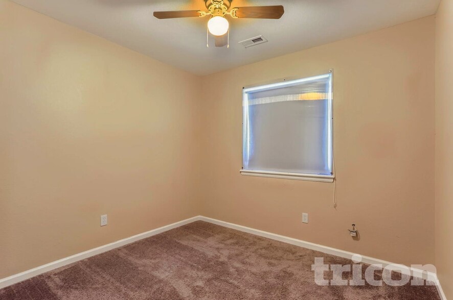 Building Photo - 240 S Irving St