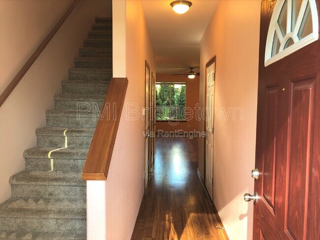 Building Photo - 4325 SE 79th Ave