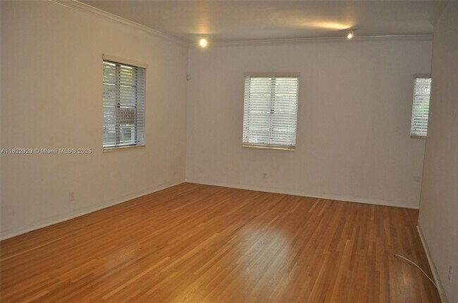 Building Photo - 2617 Segovia St