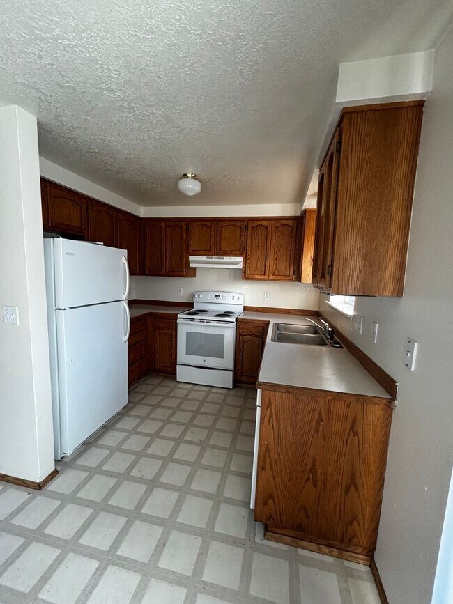 Building Photo - 3 bed 2 bath home located in Northeast Bend, close to parks, trails, and shopping