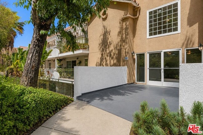 Building Photo - 4755 Templeton St