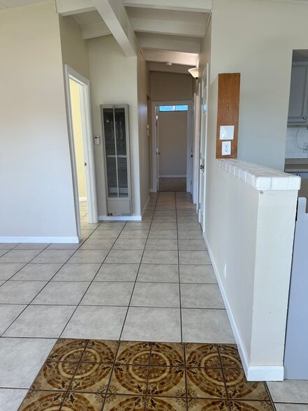 Building Photo - 471 Bernal Ave