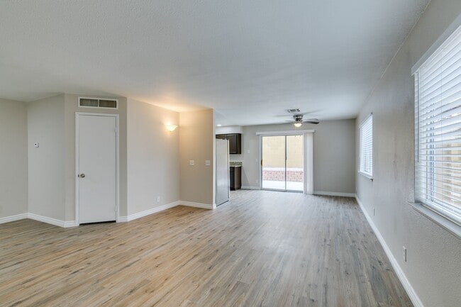 Building Photo - Upgraded 3bedroom house near Buffalo and Washington with easy access to Summerlin Pkwy.