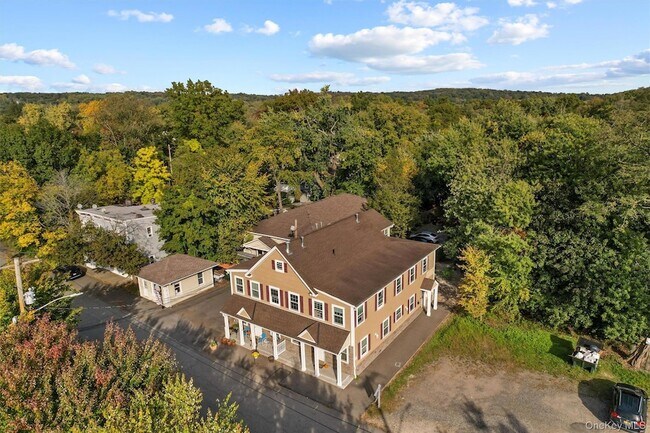 Building Photo - 10 Burnside Ave