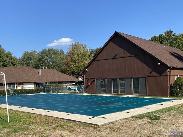 Building Photo - 14-1 Tamaron Dr