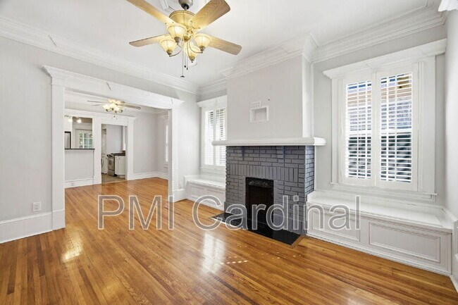 Building Photo - 523 N Pine St