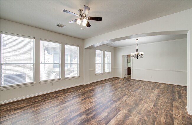 Building Photo - 7814 Heron Lakes Dr