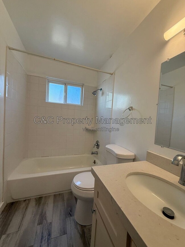 Building Photo - 2895 Capitola Rd