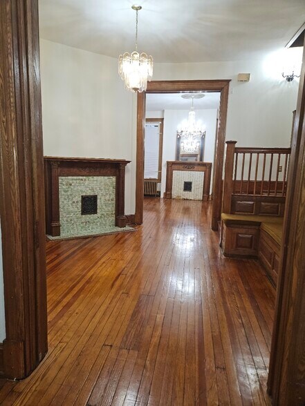 Building Photo - 117 V St NW