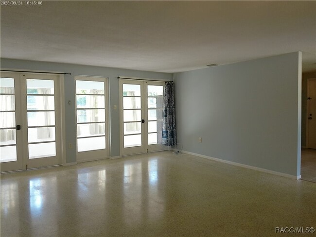 Building Photo - 1080 N Hollywood Cir