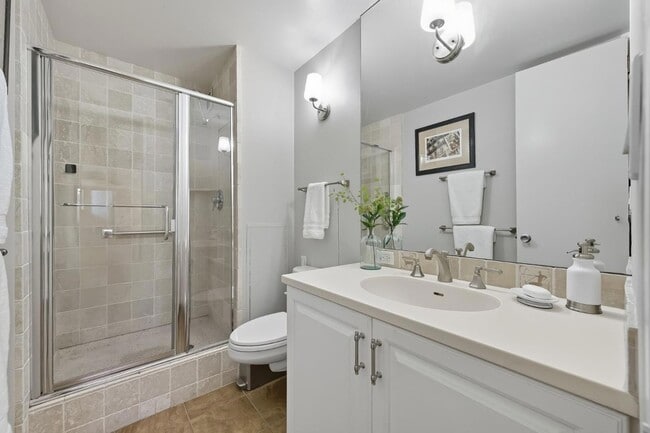 Building Photo - Alqiwz