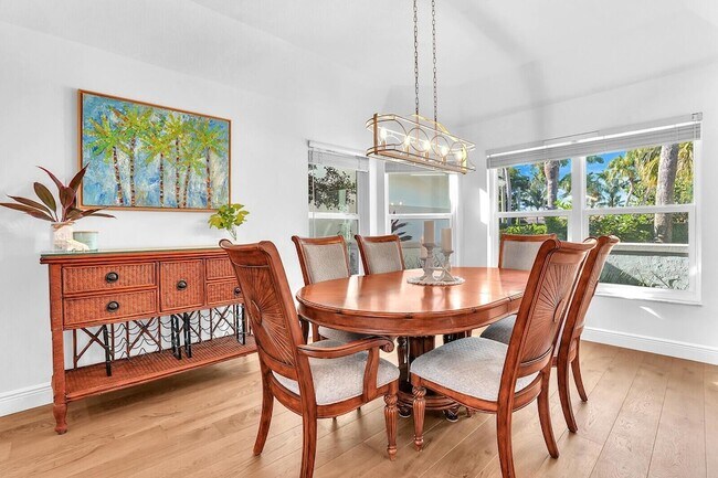 Building Photo - 8951 SE Marina Bay Dr