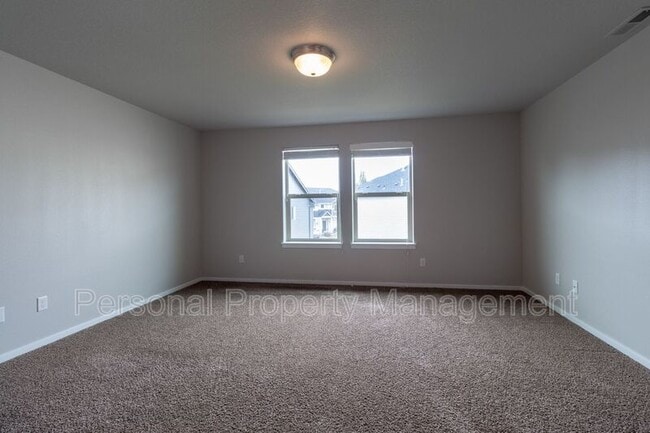 Building Photo - 1413 NE 83rd Dr