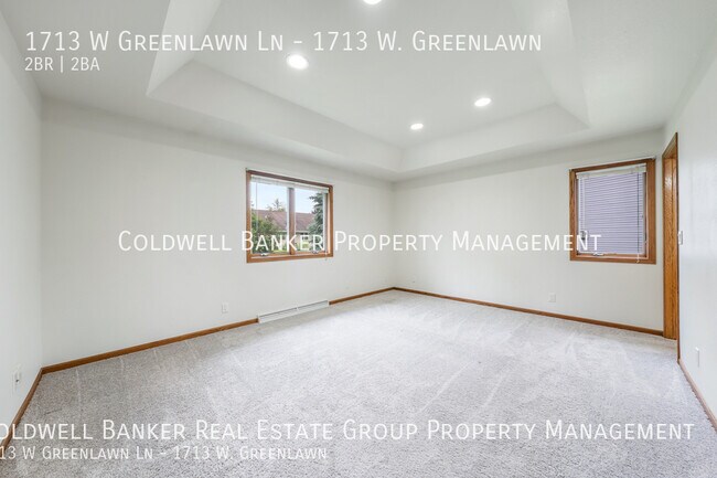 Building Photo - 1713 W Greenlawn Ln
