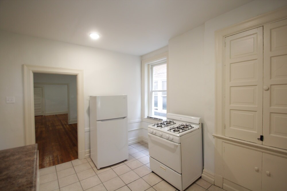 Building Photo - 407 Franklin Ave