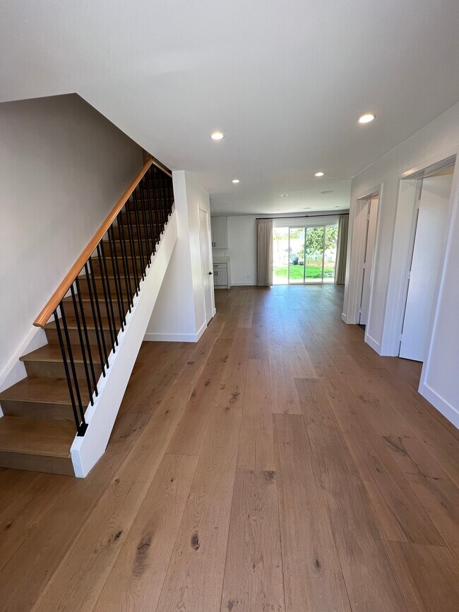 Building Photo - 1863 Burleson Ave