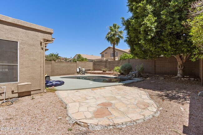 Building Photo - 1018 E Silverwood Dr