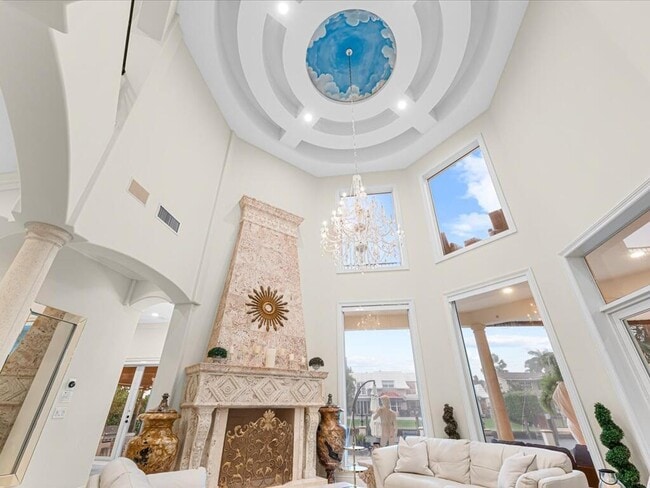 Building Photo - 3030 NE 45th St