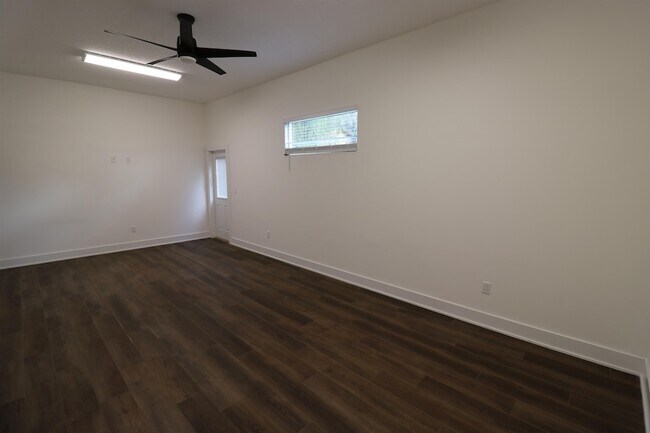 Building Photo - 140 Seminole Rd