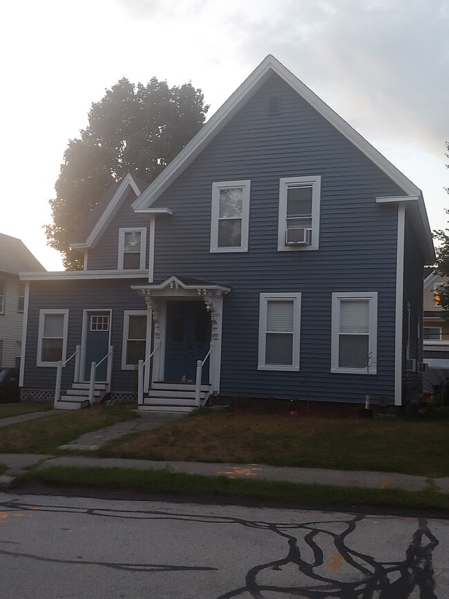 Building Photo - 90 Sagamore St