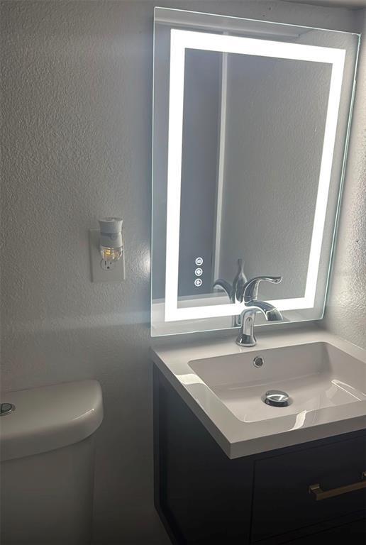 Building Photo - 2302 Rochelle Ave