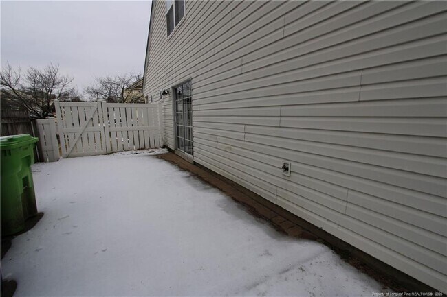 Building Photo - 5425 Golden Moss Trail