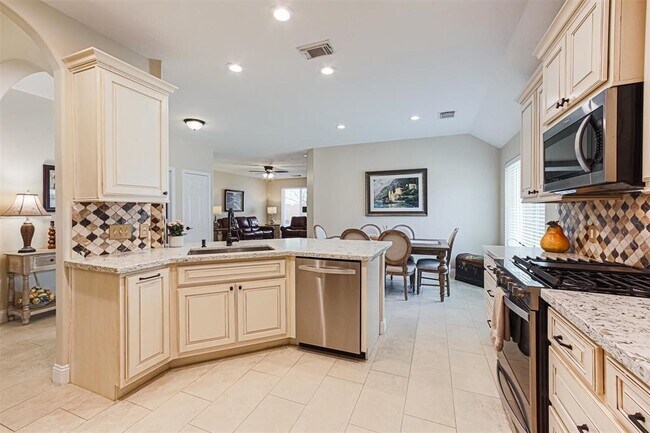 Building Photo - 3034 Glenthorpe Ln