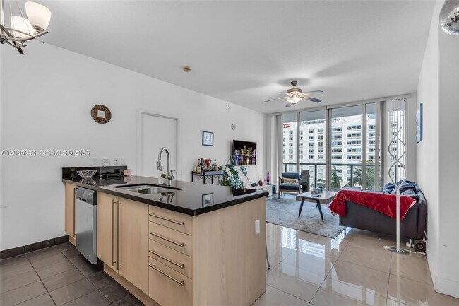 Building Photo - 1111 SW 1st Ave