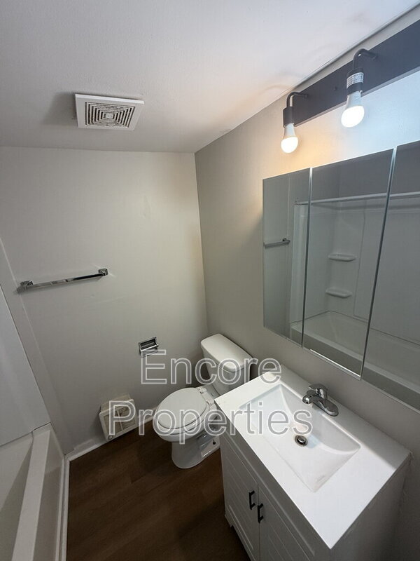 Building Photo - 2003 Burnett Ave