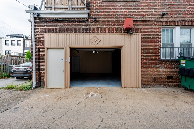 Building Photo - 1801 Otis St NE