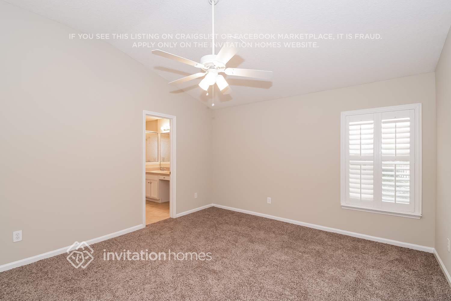 Building Photo - 863 S Lilac Loop