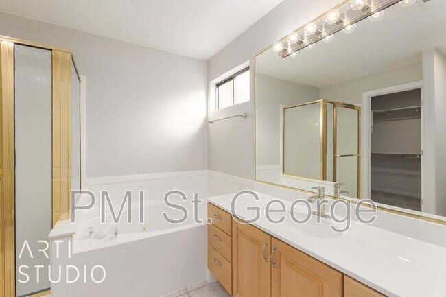 Building Photo - 545 S Valley View Dr