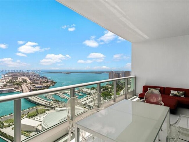 Primary Photo - 900 Biscayne Blvd