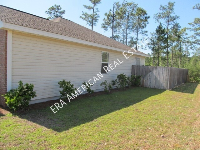 Building Photo - 26 Village Ln