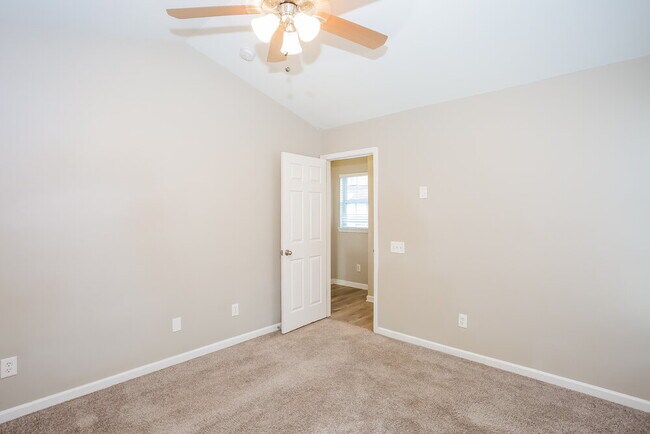 Building Photo - 2914 Pirates Pl