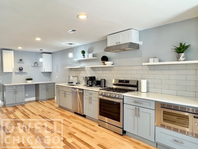 Building Photo - 2550 W Thomas St