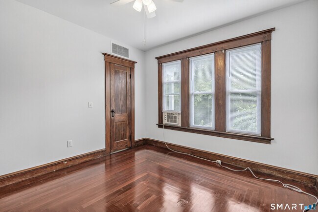 Building Photo - 66 Brownell St